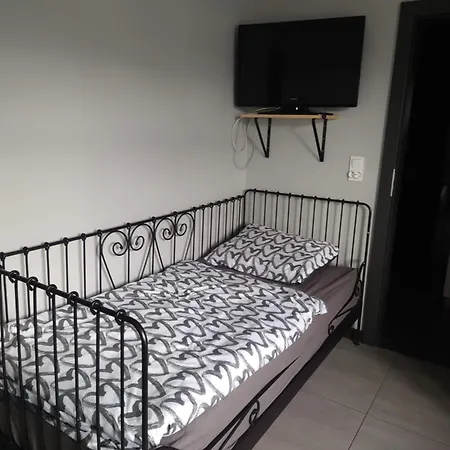 Nad Regalica בית הארחה *