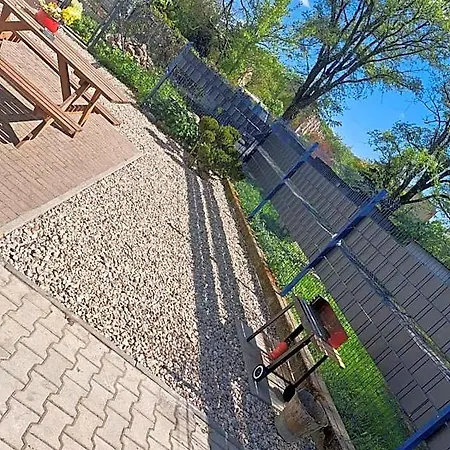 Nad Regalica Konukevi